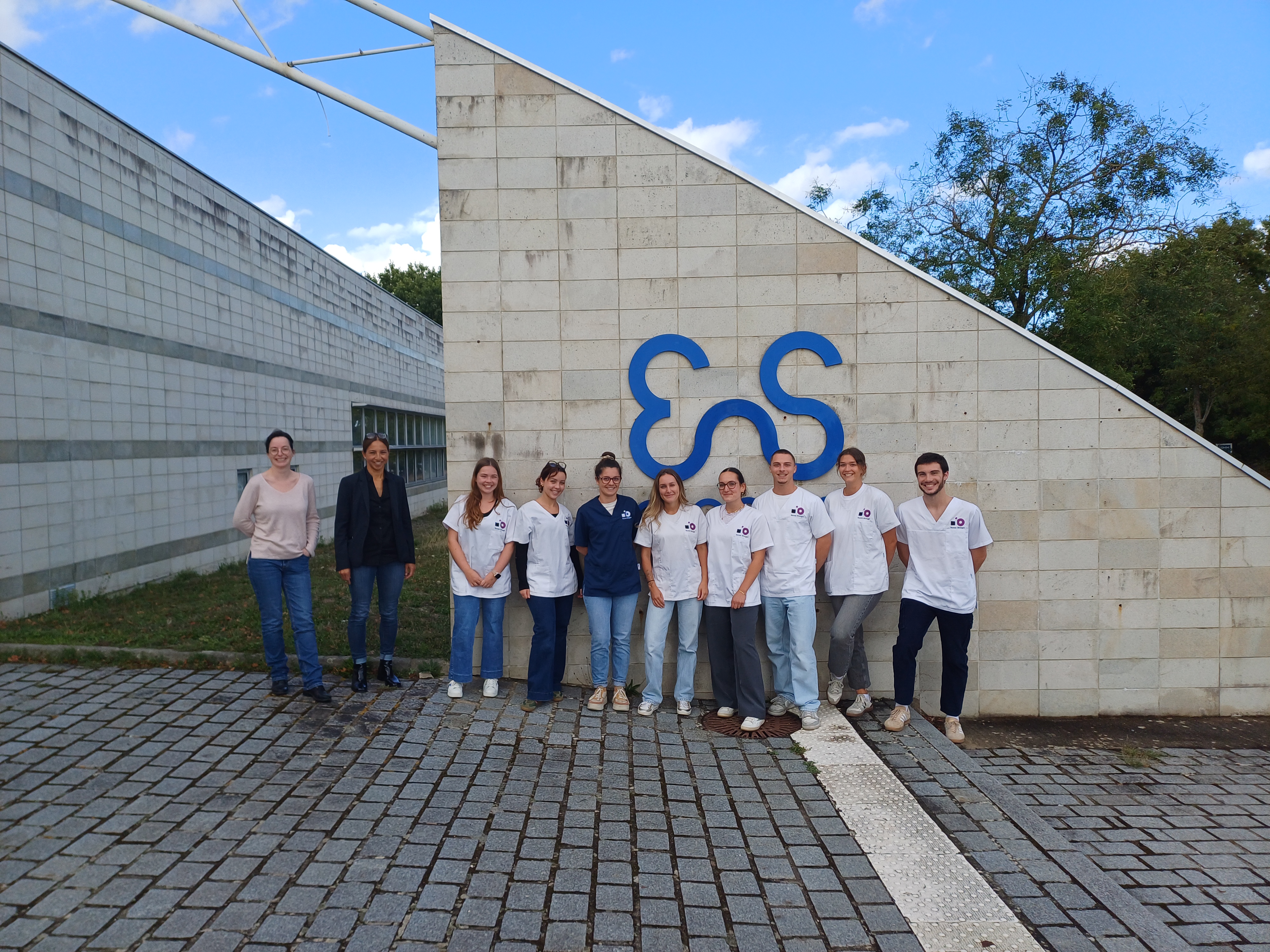 Photo avec &eacute;l&egrave;ves de l'Institut d'Ost&eacute;opathie Rennes-Bretagne